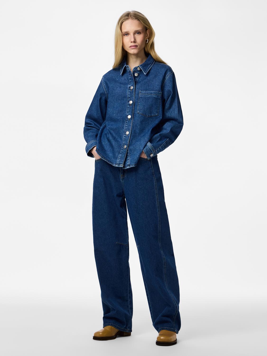 model_shot-front_full